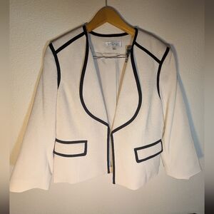 Kasper Wing-Lapel Contrast-Trim Blazer Beige Size 14